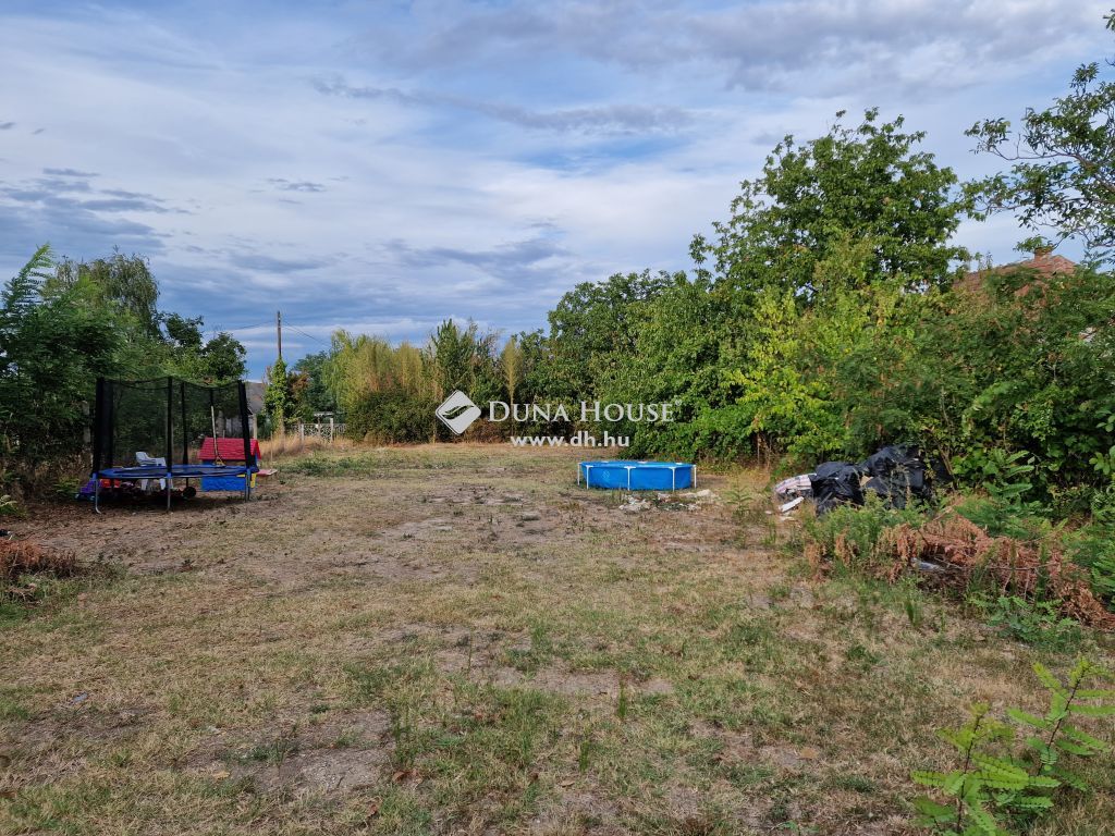 Eladó Telek, Fejér megye, Kulcs – Központ közeli